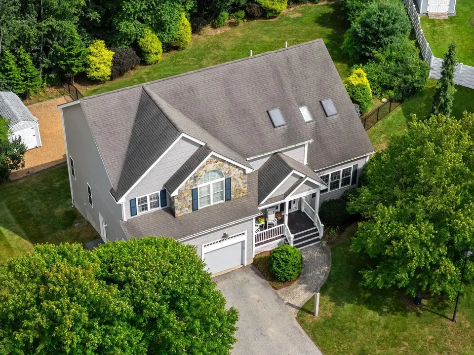 4 Bed 2 Bath Established Contemporary Home in Nashua, NH - 2