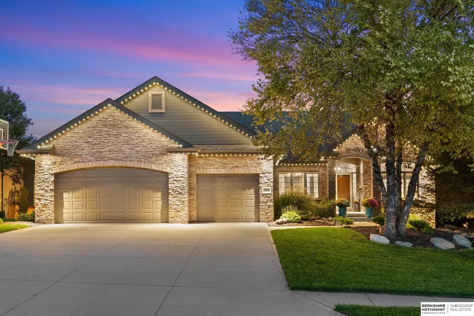 4 Bed 2 Bath Established Contemporary Home in Omaha, NE - 1