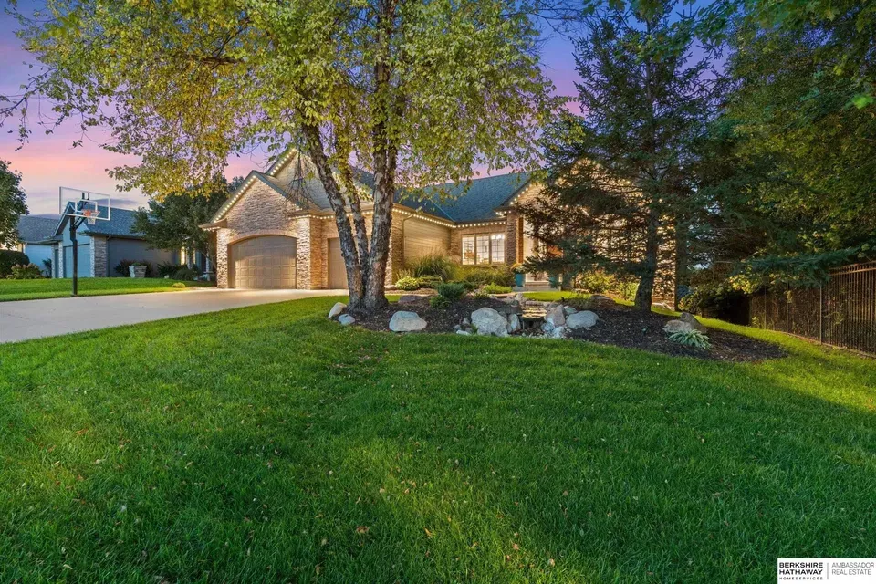 4 Bed 2 Bath Established Contemporary Home in Omaha, NE - 4