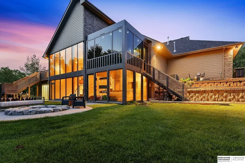 4 Bed 2 Bath Established Contemporary Home in Omaha, NE - 3