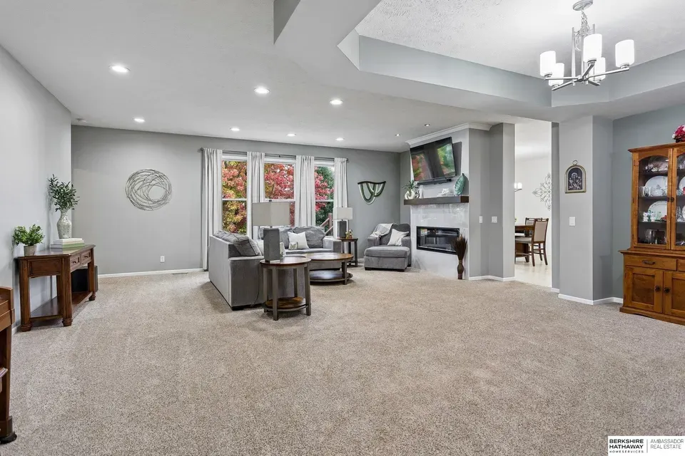 4 Bed 2 Bath Established Contemporary Home in Omaha, NE - 4