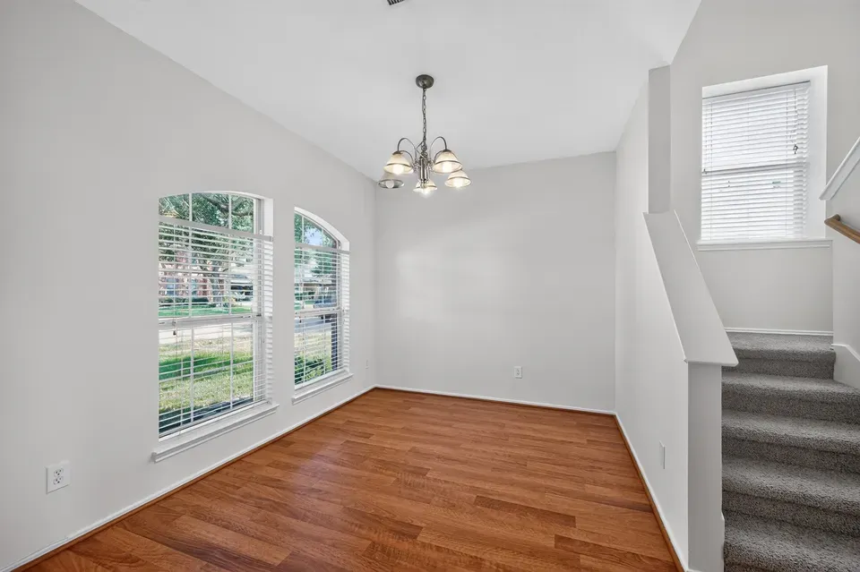 4 Bed 2 Bath Established Contemporary Home in Pearland, TX - 5
