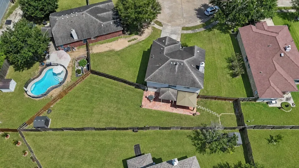 4 Bed 2 Bath Established Contemporary Home in Pearland, TX - 3