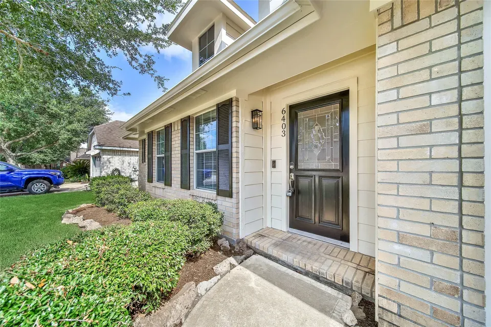 4 Bed 2 Bath Established Contemporary Home in Pearland, TX - 4