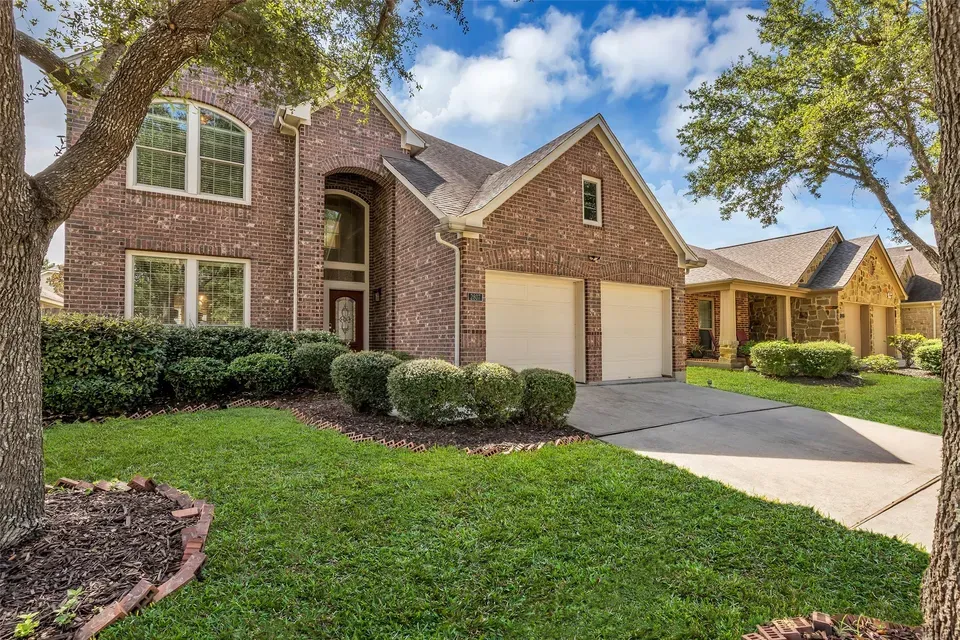 4 Bed 2 Bath Established Contemporary Home in Pearland, TX