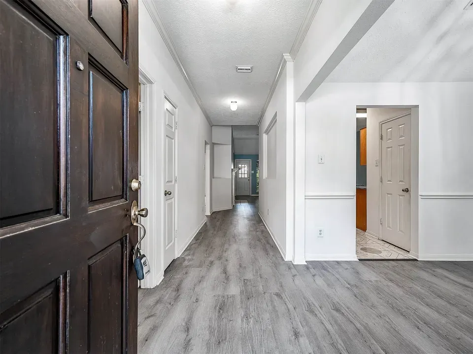 4 Bed 2 Bath Established Contemporary Home in Pearland, TX - 4