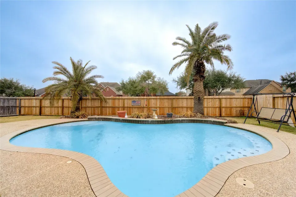 4 Bed 2 Bath Established Contemporary Home in Pearland, TX - 5