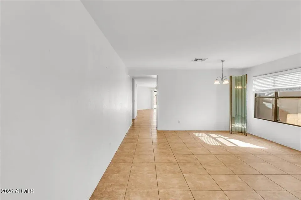 4 Bed 2 Bath Established Contemporary Home in Phoenix, AZ - 2