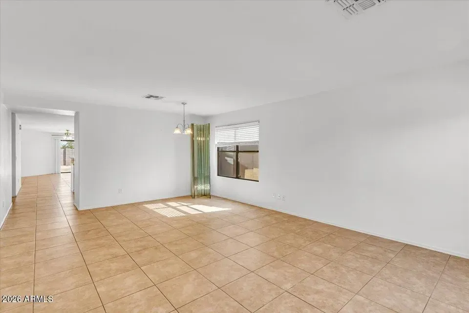 4 Bed 2 Bath Established Contemporary Home in Phoenix, AZ - 3
