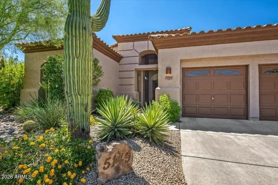 4 Bed 2 Bath Established Contemporary Home in Phoenix, AZ - 3