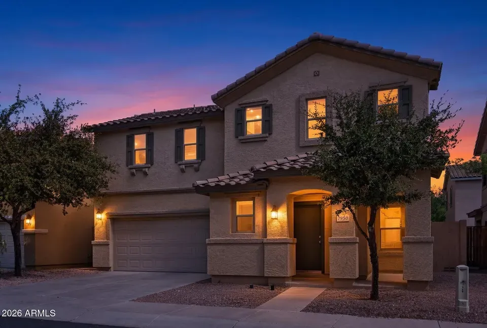 4 Bed 2 Bath Established Contemporary Home in Phoenix, AZ - 1
