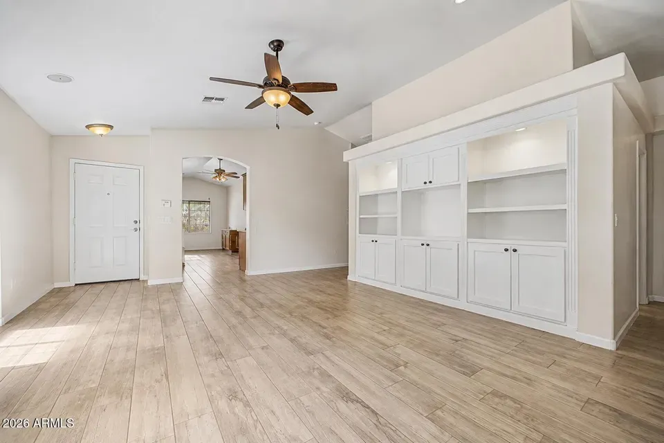 4 Bed 2 Bath Established Contemporary Home in Phoenix, AZ - 2