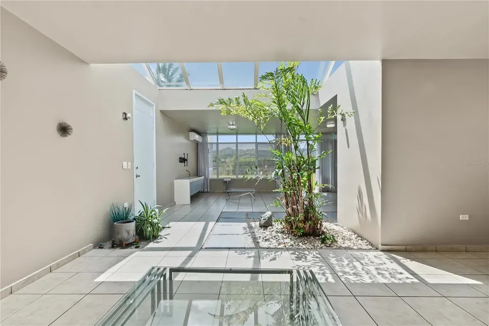 4 Bed 2 Bath Established Contemporary Home in San Juan, PR - 3
