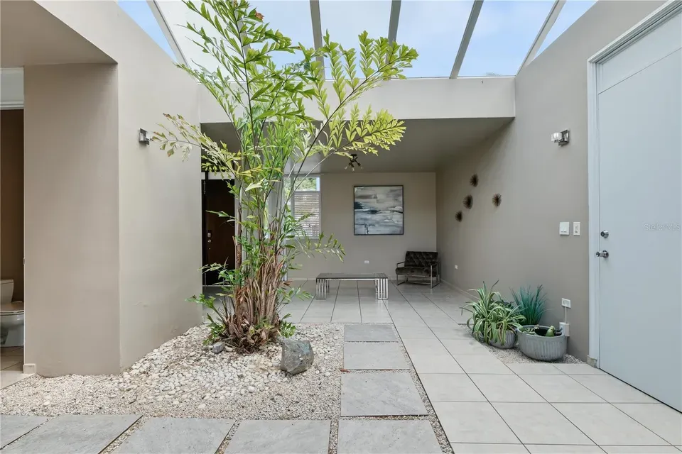4 Bed 2 Bath Established Contemporary Home in San Juan, PR - 4