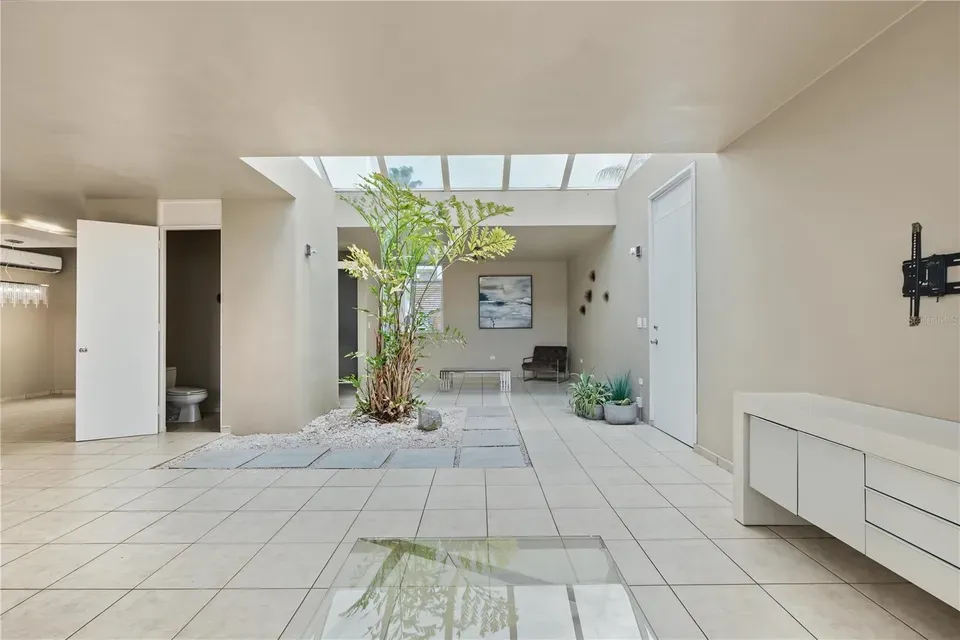 4 Bed 2 Bath Established Contemporary Home in San Juan, PR - 5