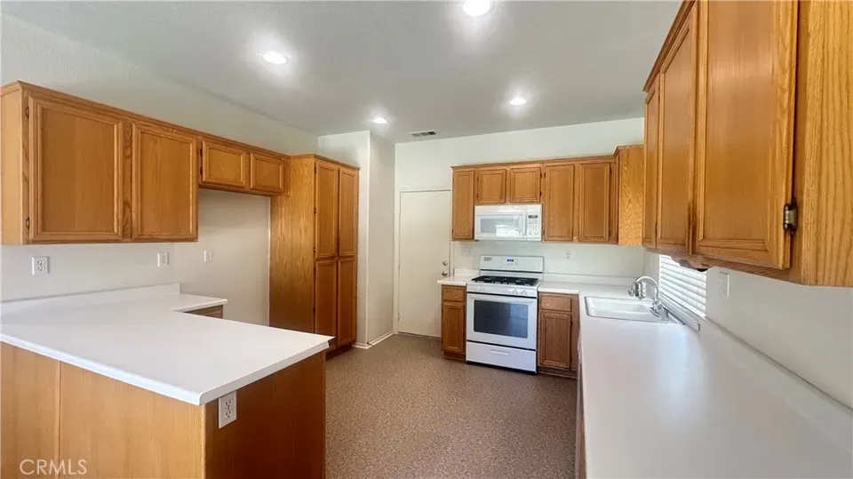 4 Bed 2 Bath Established Contemporary Home in Temecula, CA - 5