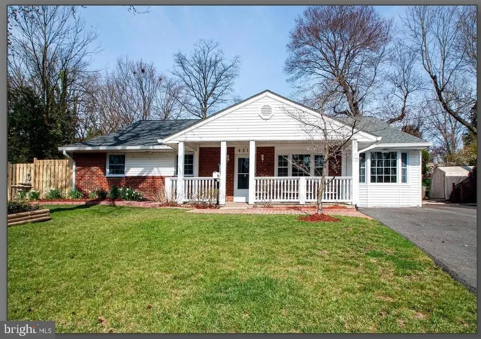 4 Bed 2 Bath Established Mid-Century Residence in Alexandria, VA