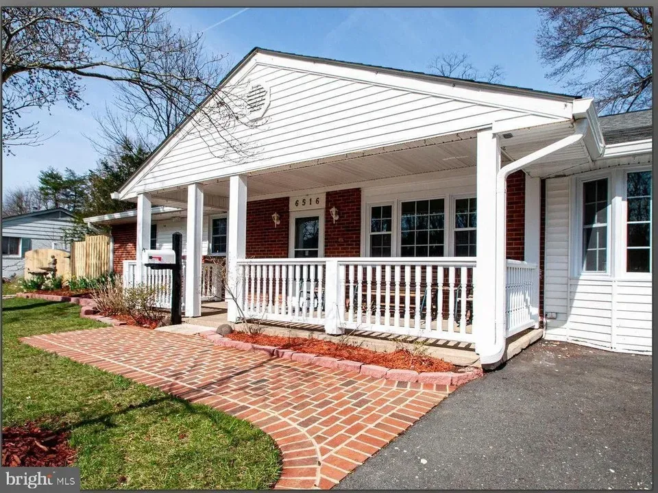 4 Bed 2 Bath Established Mid-Century Residence in Alexandria, VA - 3