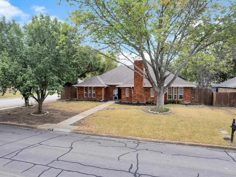4 Bed 2 Bath Established Mid-Century Residence in Allen, TX - 1