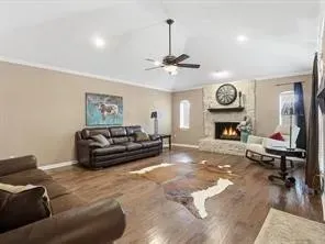 4 Bed 2 Bath Established Mid-Century Residence in Allen, TX - 3