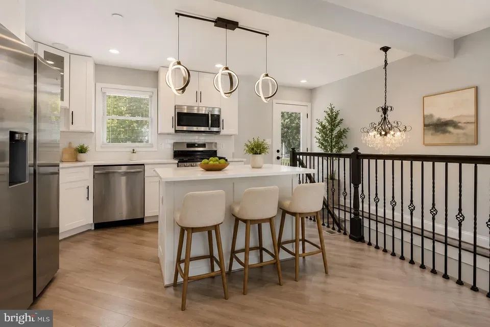 4 Bed 2 Bath Established Mid-Century Residence in Annapolis, MD