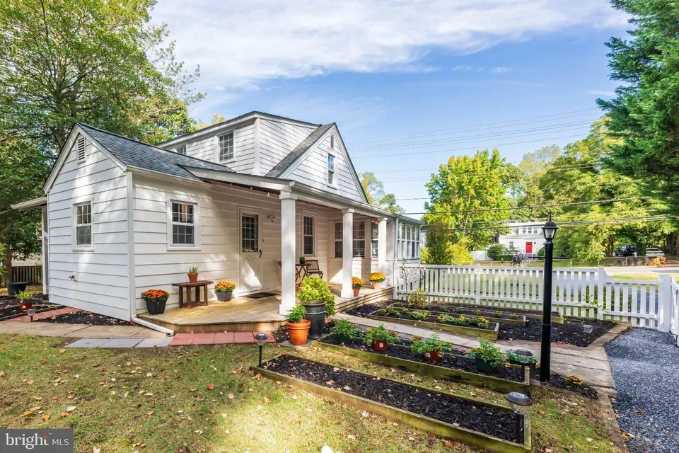 4 Bed 2 Bath Established Mid-Century Residence in Annapolis, MD - 3