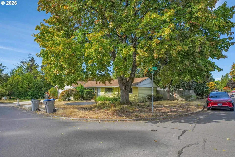 4 Bed 2 Bath Established Mid-Century Residence in Beaverton, OR - 3