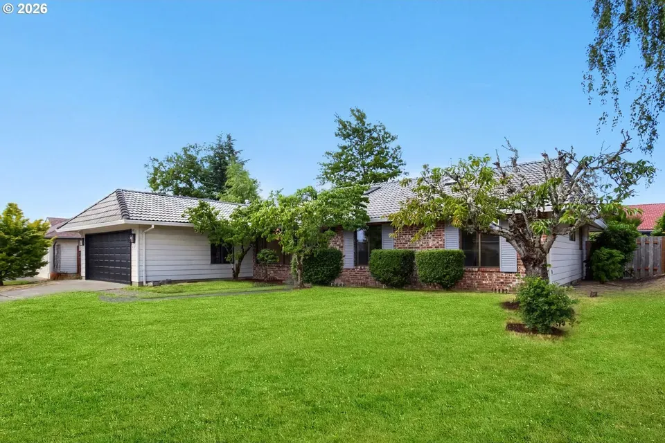4 Bed 2 Bath Established Mid-Century Residence in Beaverton, OR - 2