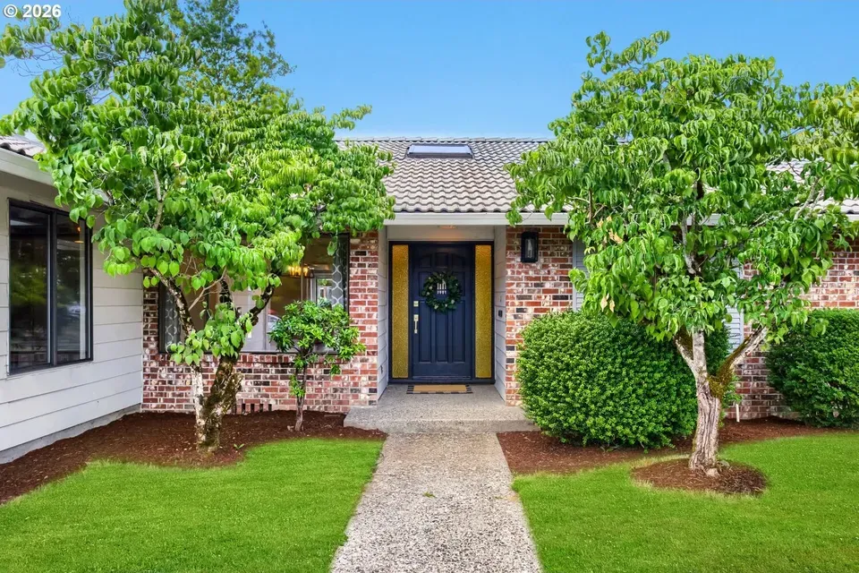 4 Bed 2 Bath Established Mid-Century Residence in Beaverton, OR - 3