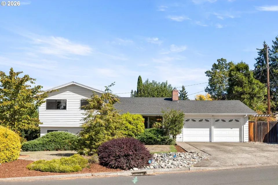 4 Bed 2 Bath Established Mid-Century Residence in Beaverton, OR - 1