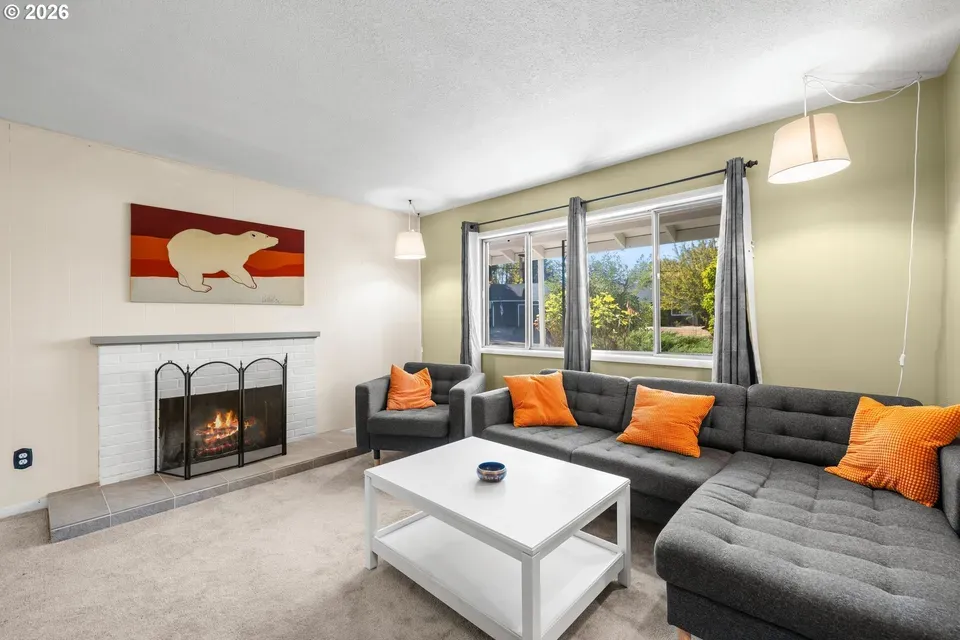4 Bed 2 Bath Established Mid-Century Residence in Beaverton, OR - 2