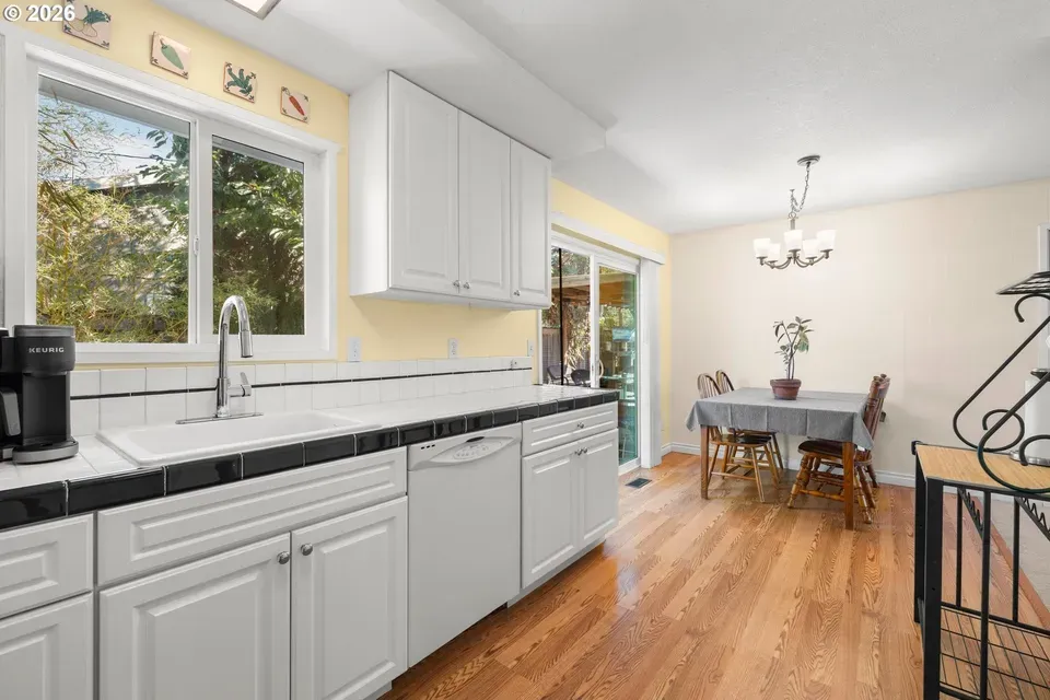 4 Bed 2 Bath Established Mid-Century Residence in Beaverton, OR - 5