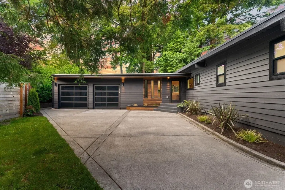 4 Bed 2 Bath Established Mid-Century Residence in Bellevue, WA - 1