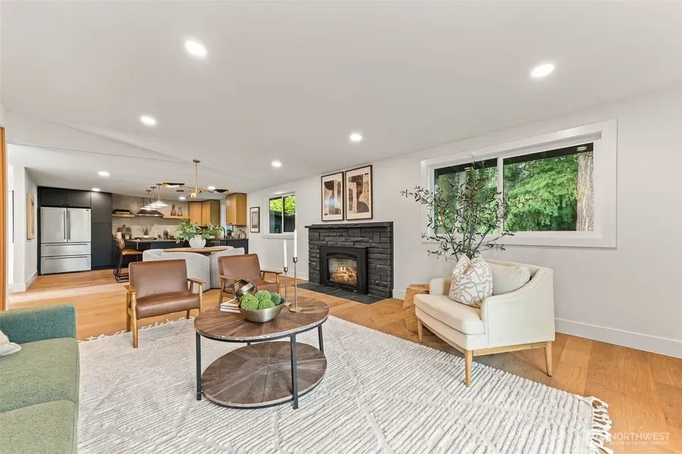 4 Bed 2 Bath Established Mid-Century Residence in Bellevue, WA - 5