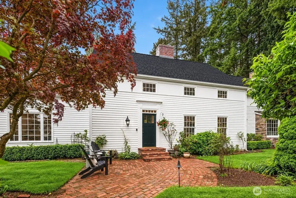 4 Bed 2 Bath Established Mid-Century Residence in Bellevue, WA - 2