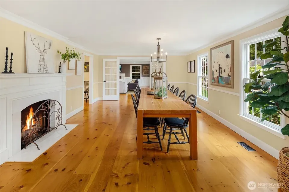 4 Bed 2 Bath Established Mid-Century Residence in Bellevue, WA - 3
