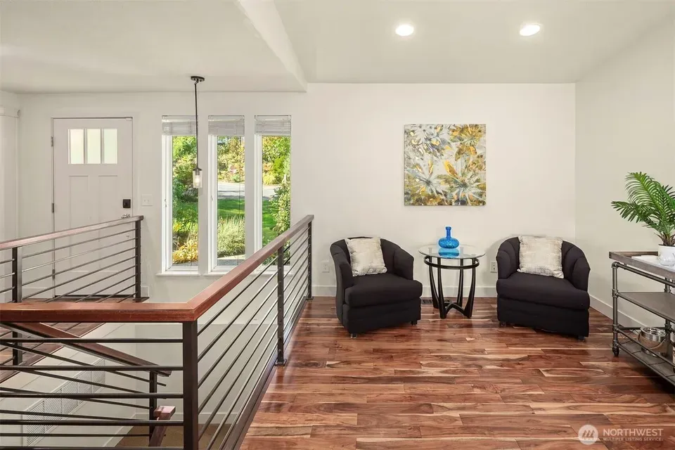 4 Bed 2 Bath Established Mid-Century Residence in Bellevue, WA - 3