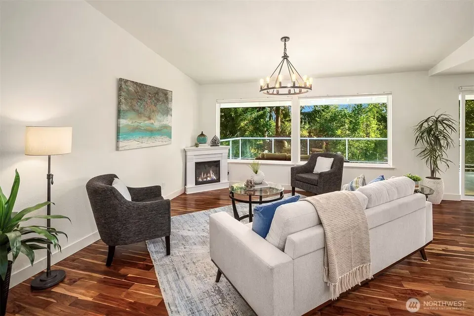 4 Bed 2 Bath Established Mid-Century Residence in Bellevue, WA - 5