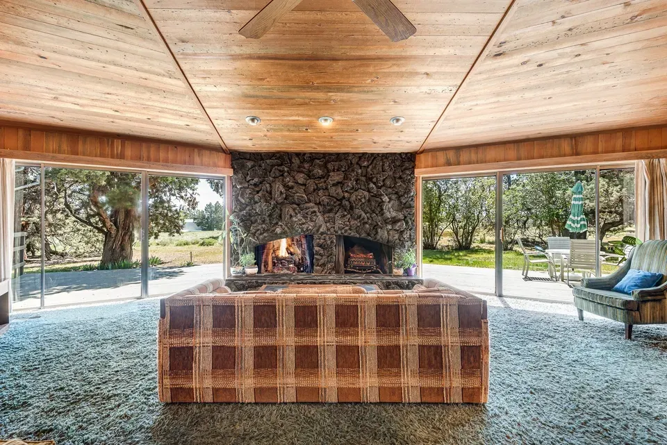 4 Bed 2 Bath Established Mid-Century Residence in Bend, OR - 4