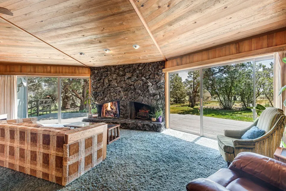 4 Bed 2 Bath Established Mid-Century Residence in Bend, OR - 5