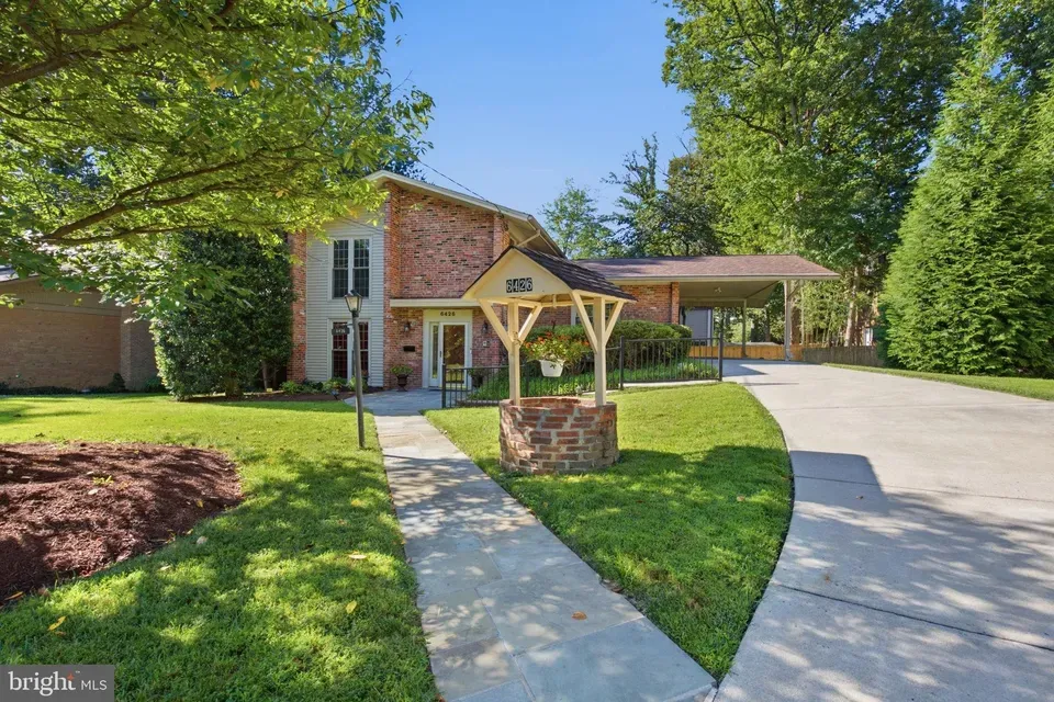 4 Bed 2 Bath Established Mid-Century Residence in Bethesda, MD - 2