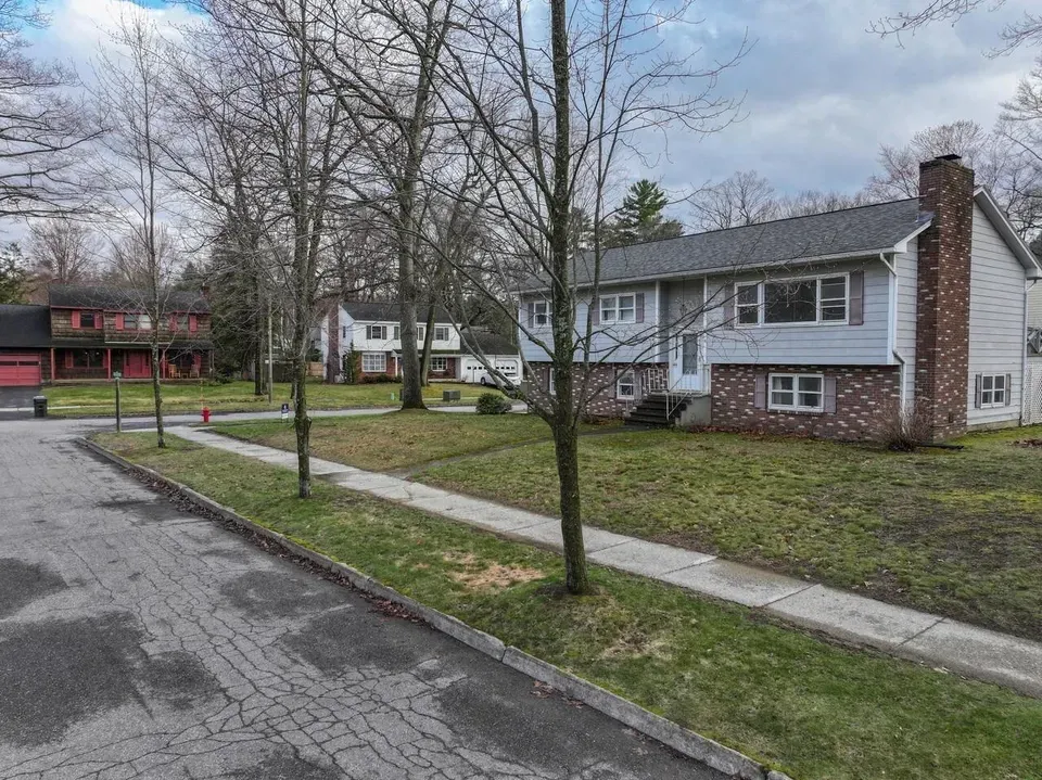 4 Bed 2 Bath Established Mid-Century Residence in Burlington, VT - 3
