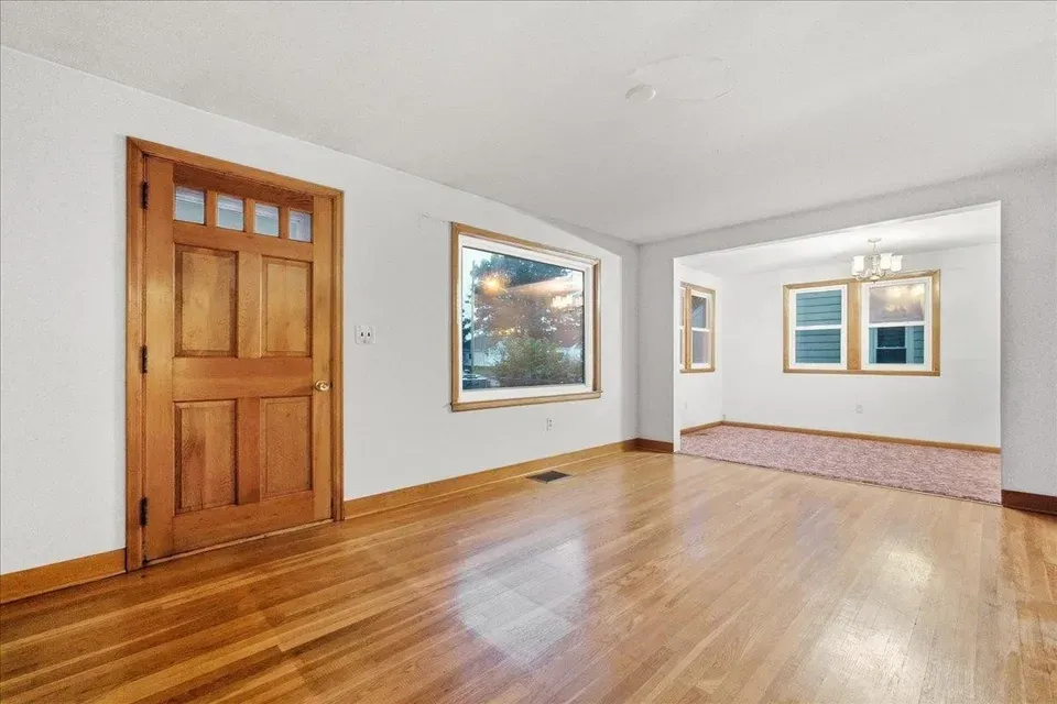 4 Bed 2 Bath Established Mid-Century Residence in Burlington, VT - 2