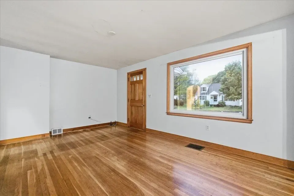 4 Bed 2 Bath Established Mid-Century Residence in Burlington, VT - 3