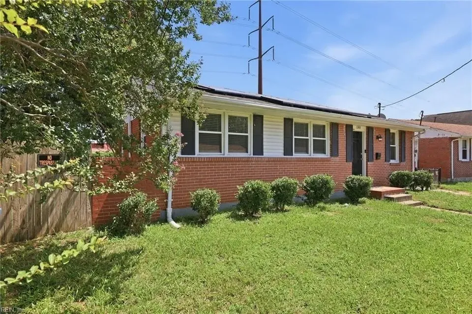 4 Bed 2 Bath Established Mid-Century Residence in Chesapeake, VA - 2