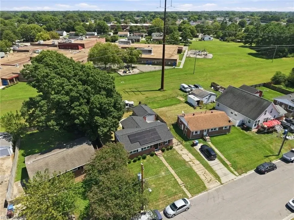 4 Bed 2 Bath Established Mid-Century Residence in Chesapeake, VA - 5