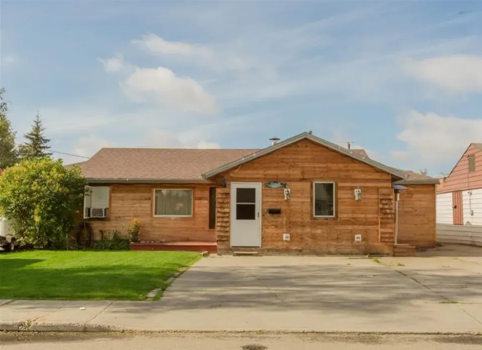 4 Bed 2 Bath Established Mid-Century Residence in Fairbanks, AK