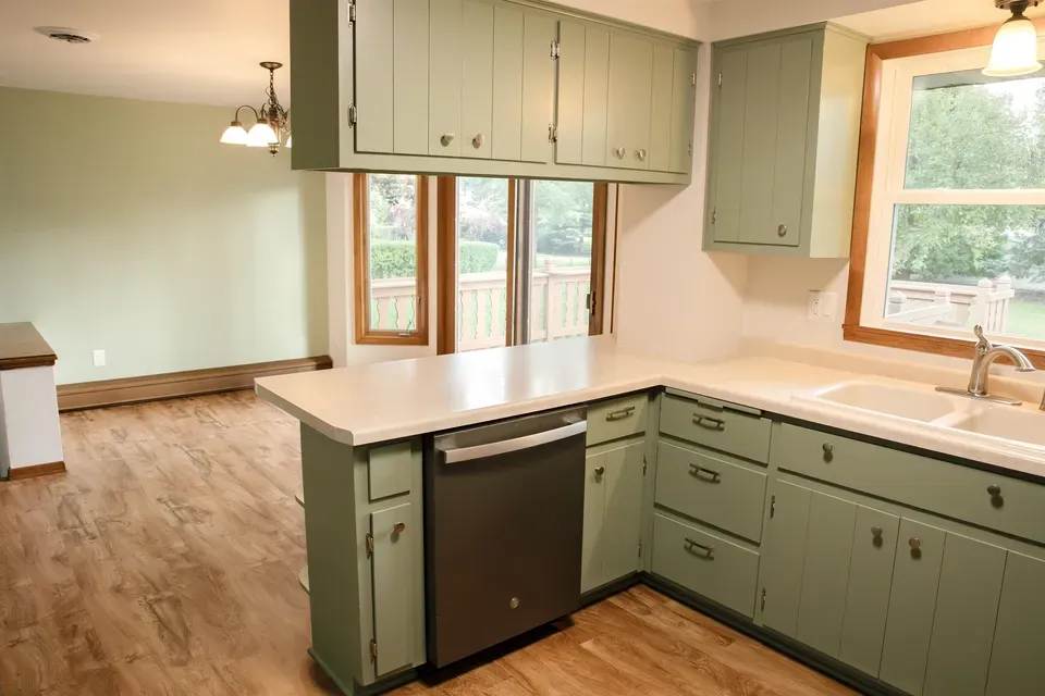 4 Bed 2 Bath Established Mid-Century Residence in Green Bay, WI - 2