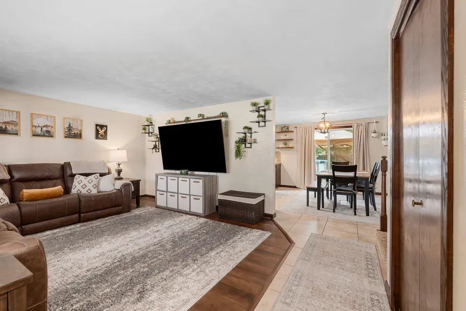 4 Bed 2 Bath Established Mid-Century Residence in Green Bay, WI - 3