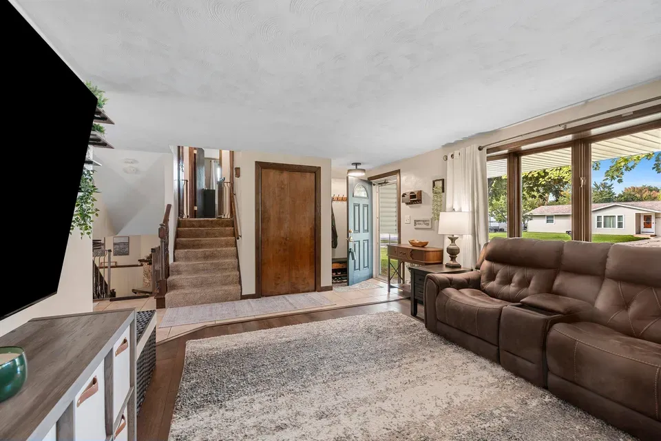 4 Bed 2 Bath Established Mid-Century Residence in Green Bay, WI - 4